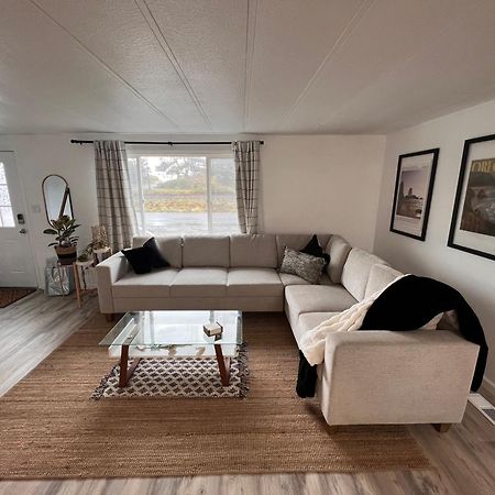 Villa Tiki Escape W/ Amazing Mountain And Marsh Backdrop Rockaway Beach Exterior foto